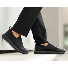 wearing kybun Jens black