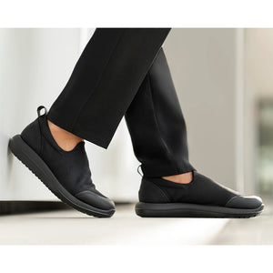 wearing kybun Jens black