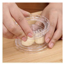 Garlic Twist, in use