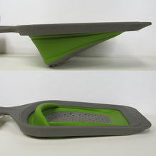 Two positions of Scoop Colander Collapsible Head